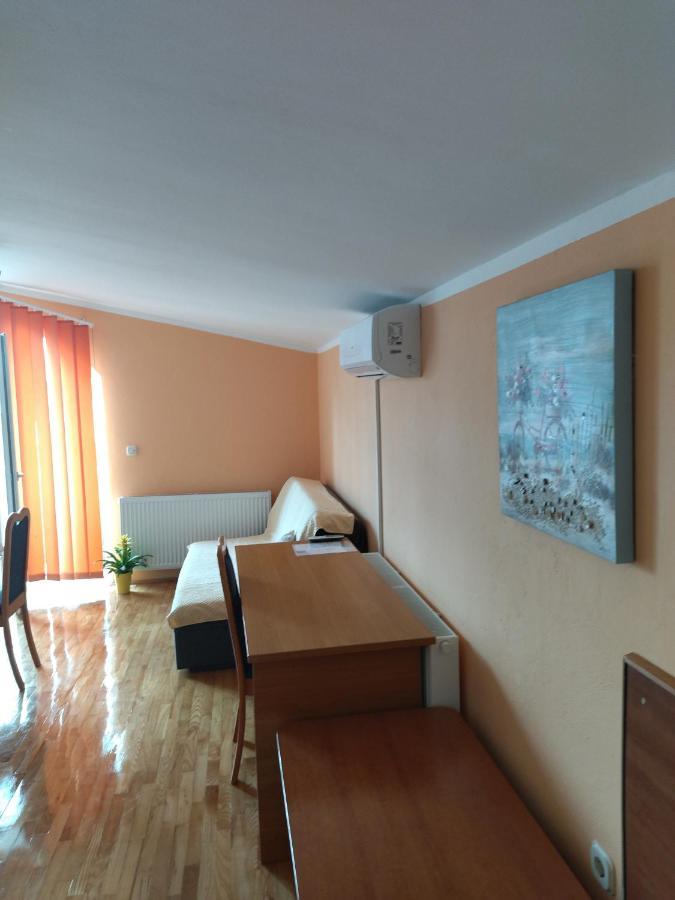 Apartments Veni Up Starigrad Paklenica Exteriör bild